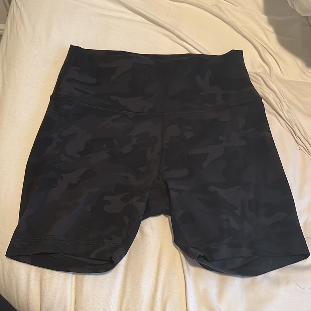 Lululemon Wunder Under 6” Shorts